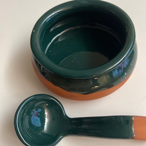 Harry And David Salsa Bowl With Ladle Made In Portugal Ceramic Green/Terra Cotta - Picture 1 of 3